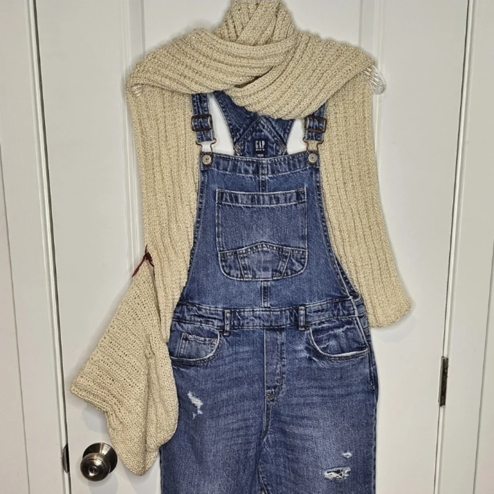 Cream Handmade Knit Scarf Hat Set With Gold Metallic Fibers Winter Cold Weather